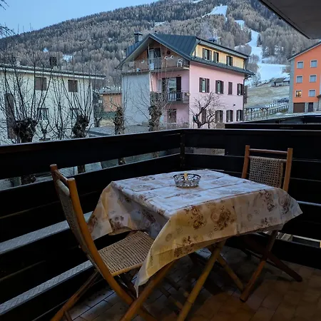 公寓 Appartamento Cedro - Centro Aprica - Park - Wifi 阿帕里卡